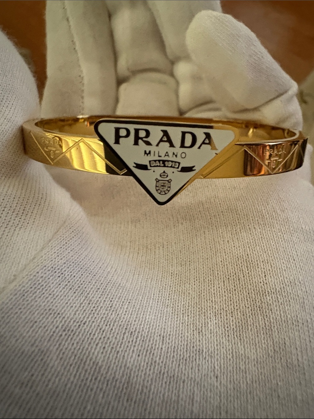 🤩SPECIAL🤩 Gold-Tone Bangle, Hair pins and Socks.Triangle logo. - Picture 2 of 3